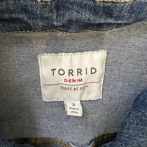 Torrid Jean Jacket Womens Plus Size 2X Blue Trucker Stretch Distressed - Picture 14 of 14